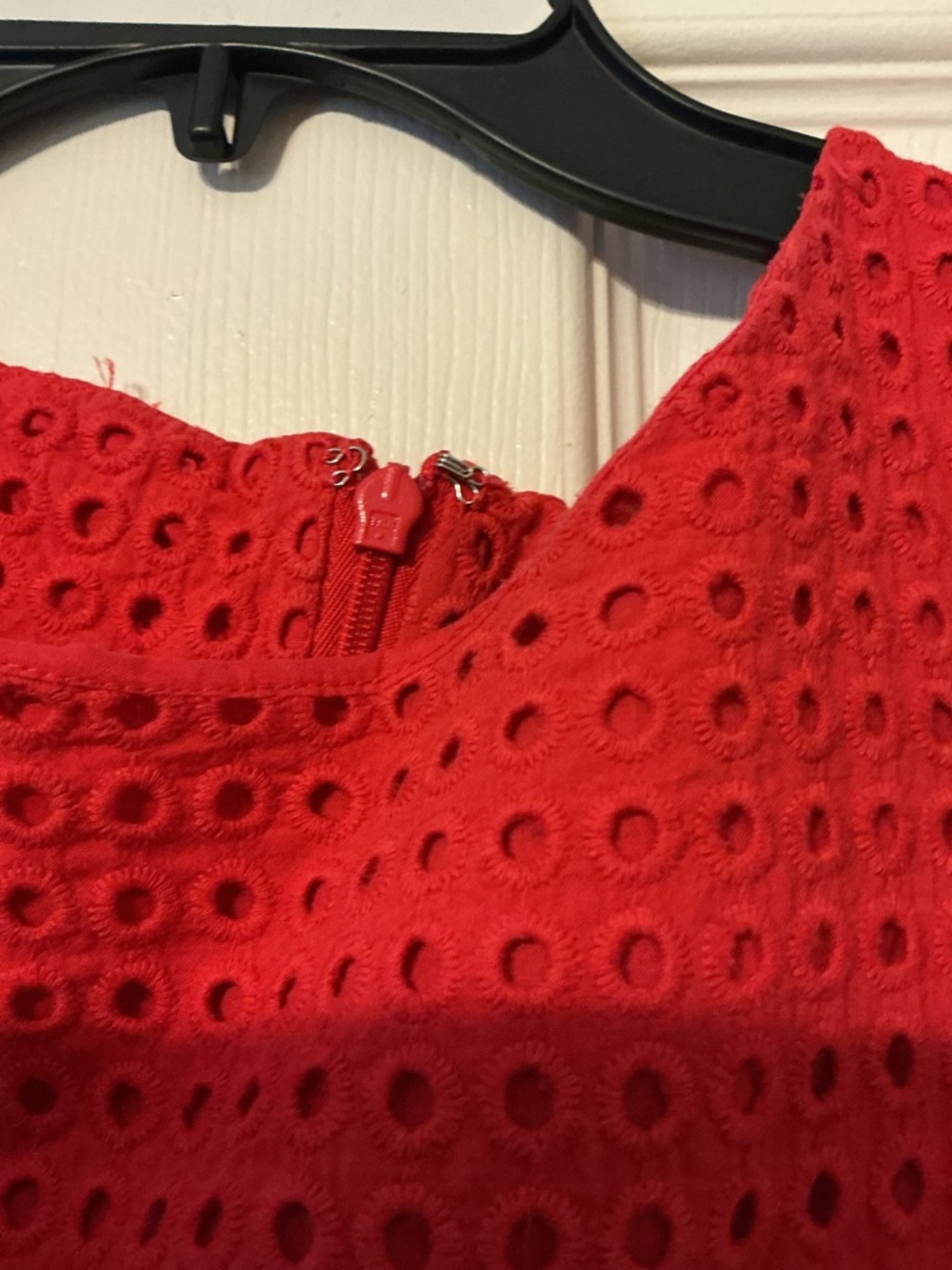 Cynthia Rowley Red Eyelet Shift Dress Size 8 Sleeveless Scalloped Hem Summer - Picture 6 of 12